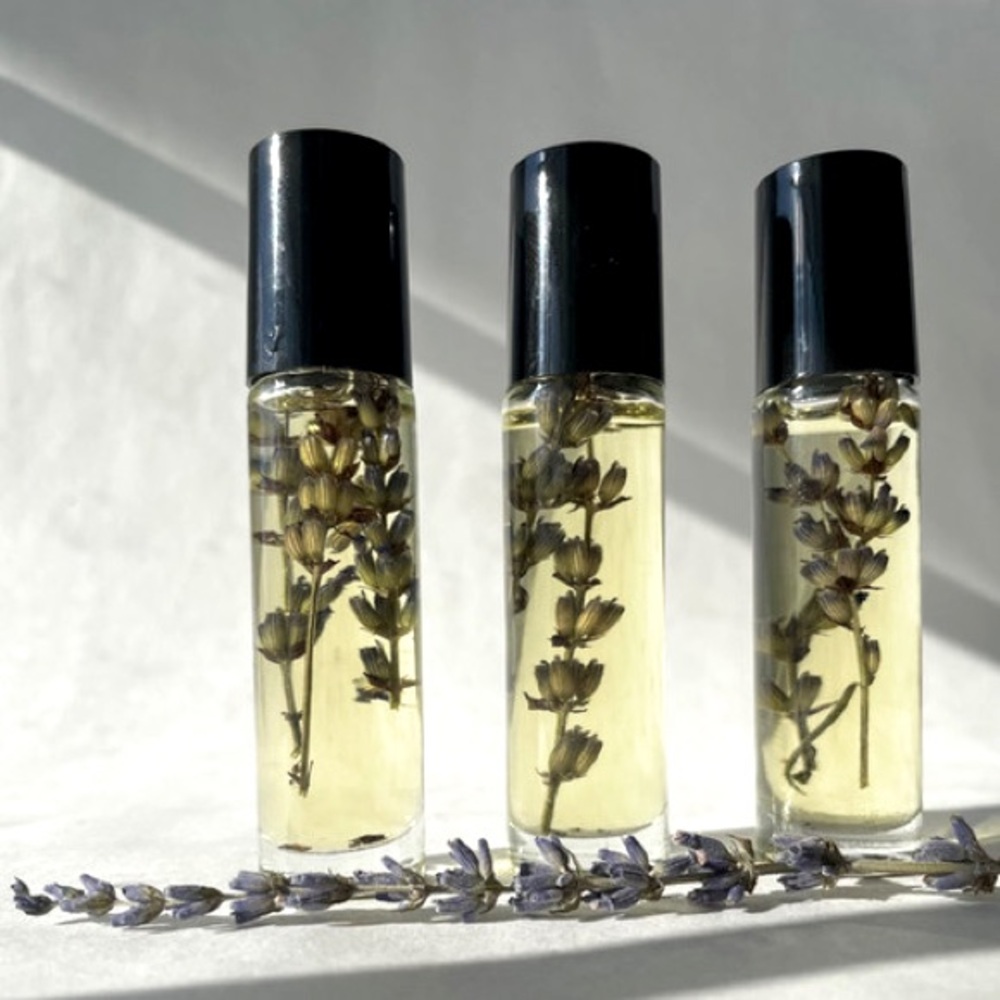 lavender essential oil roller ball | aromatherapy 🪻
